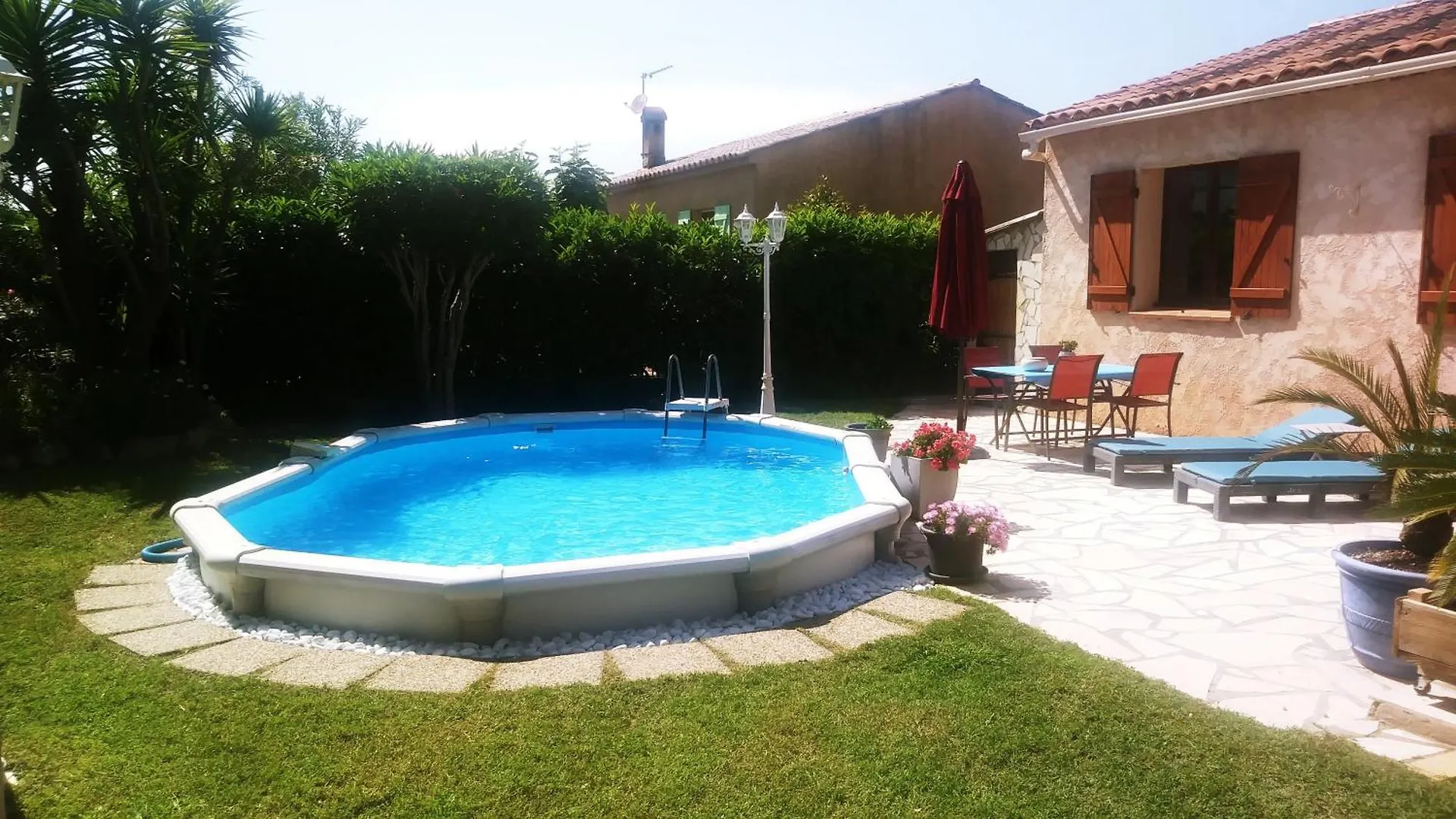 Thierry Hotel Frejus Guest house